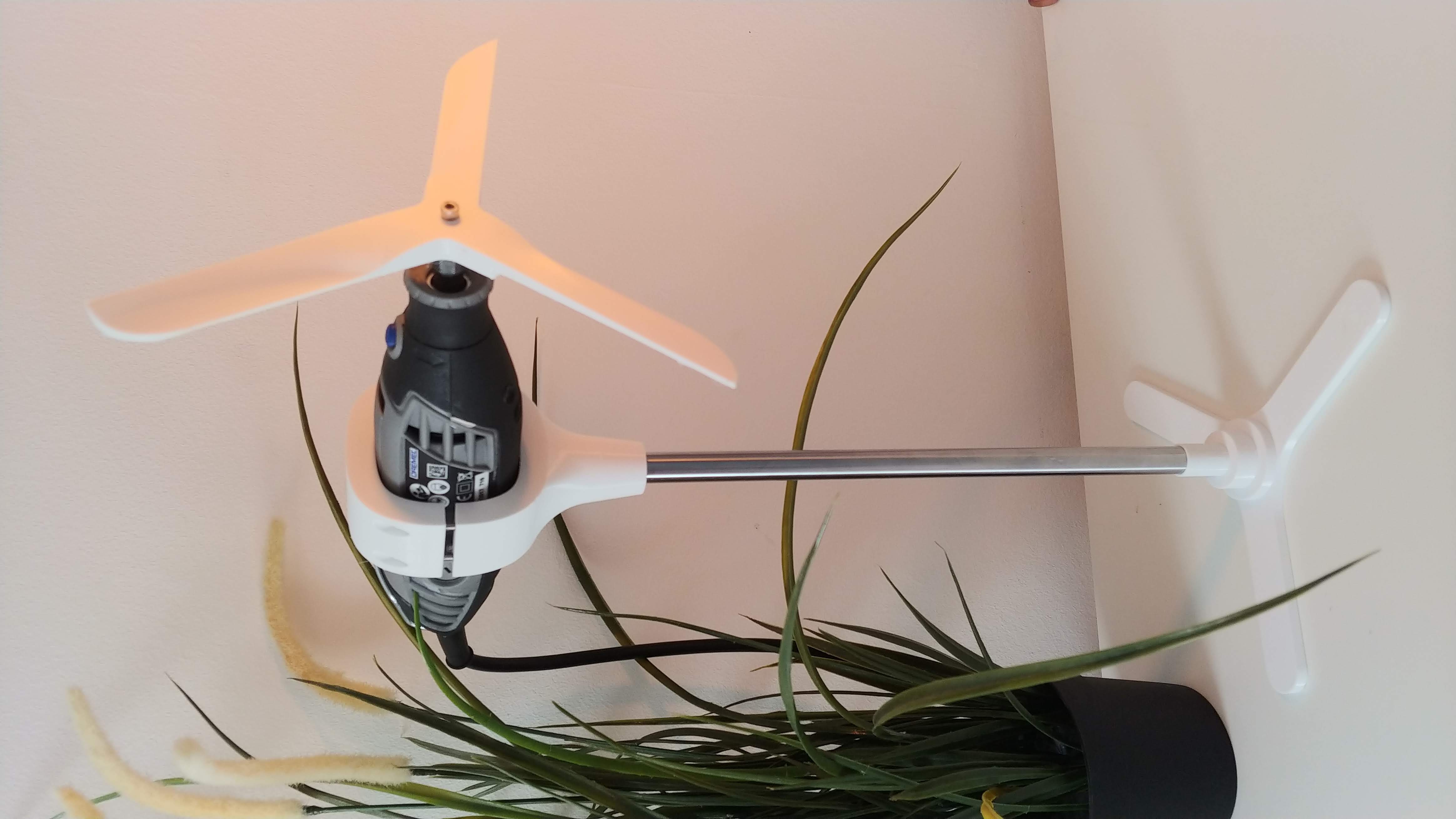 Dremel Fan — close-up of the 3D-printed rotor and clamp